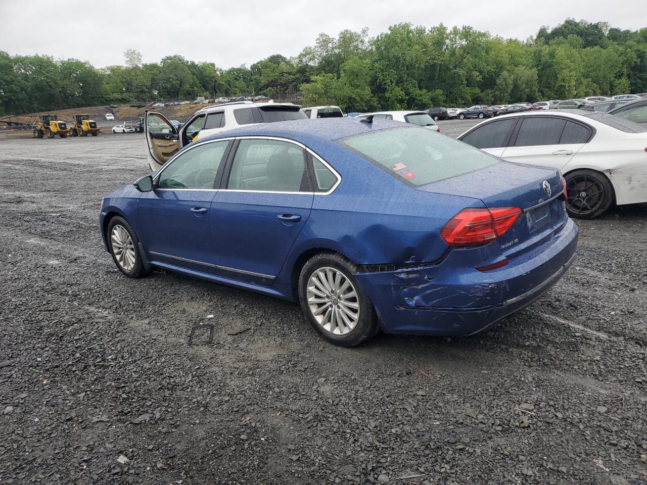 2016 VOLKSWAGEN Passat