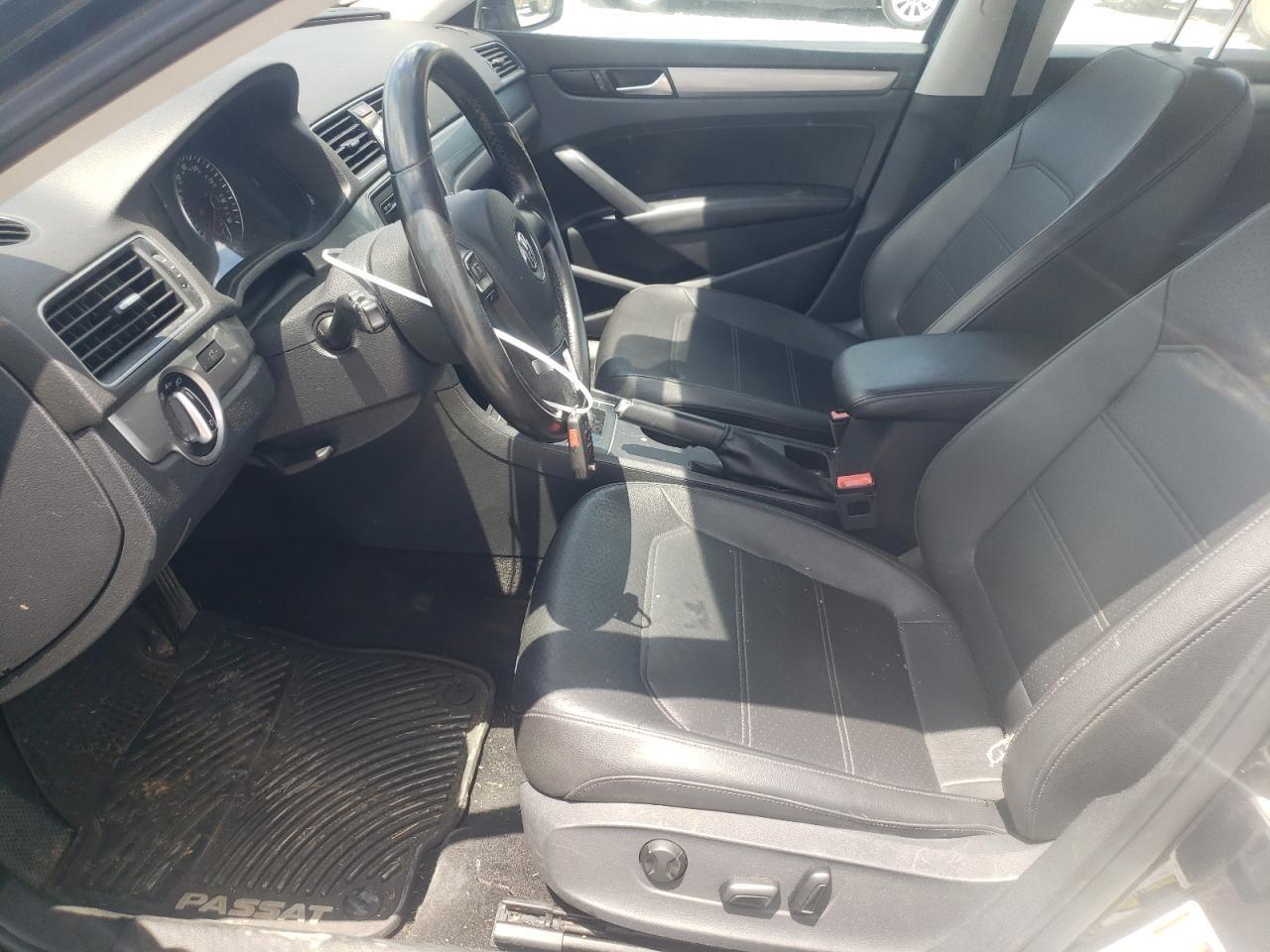 2015 VOLKSWAGEN Passat