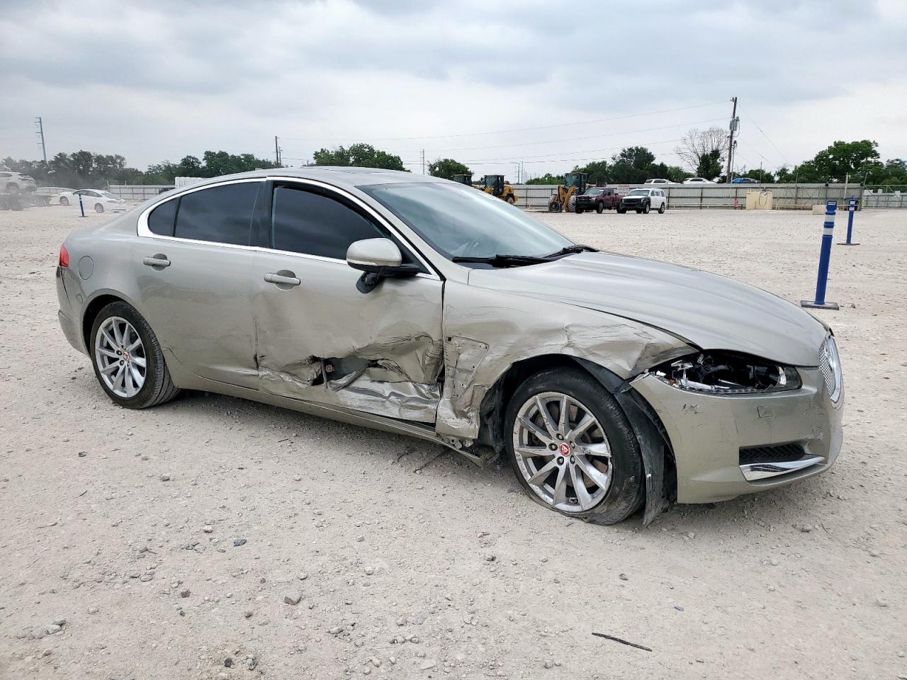 2014 JAGUAR XF