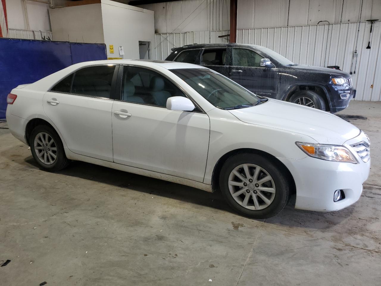 2011 TOYOTA CAMRY