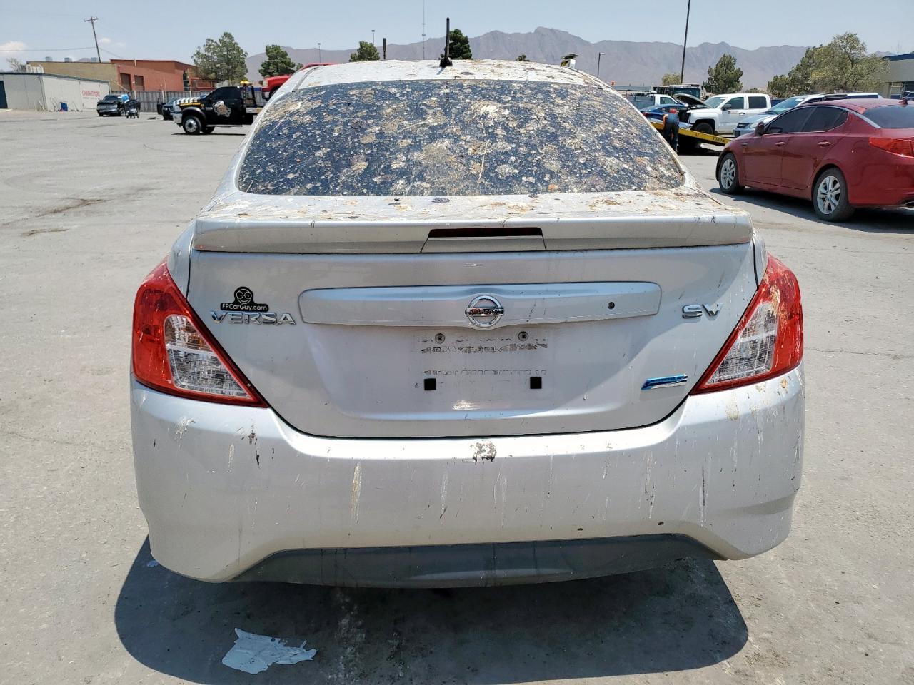 2015 NISSAN VERSA