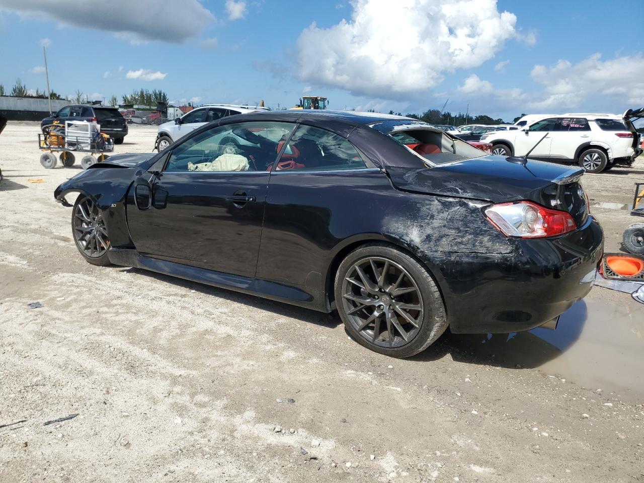 2014 INFINITI Q60