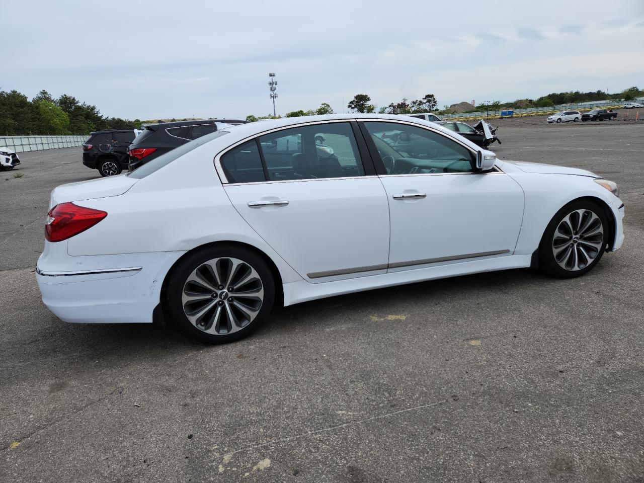 2014 HYUNDAI GENESIS