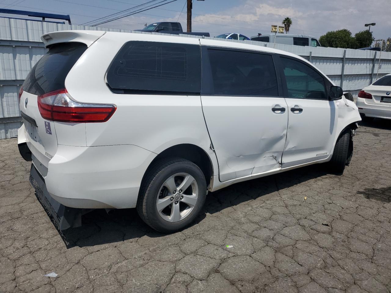 2015 TOYOTA SIENNA