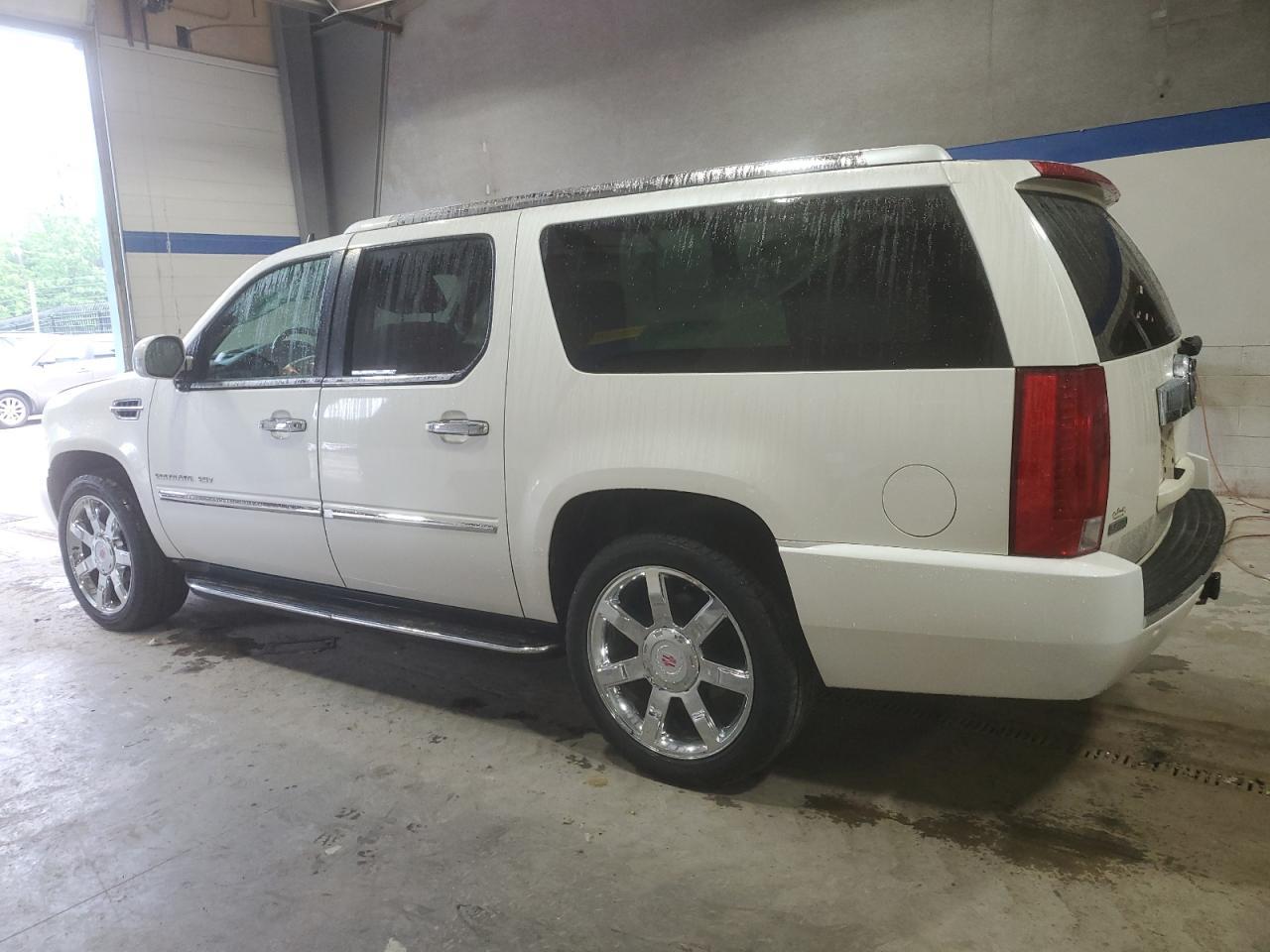 2010 CADILLAC ESCALADE