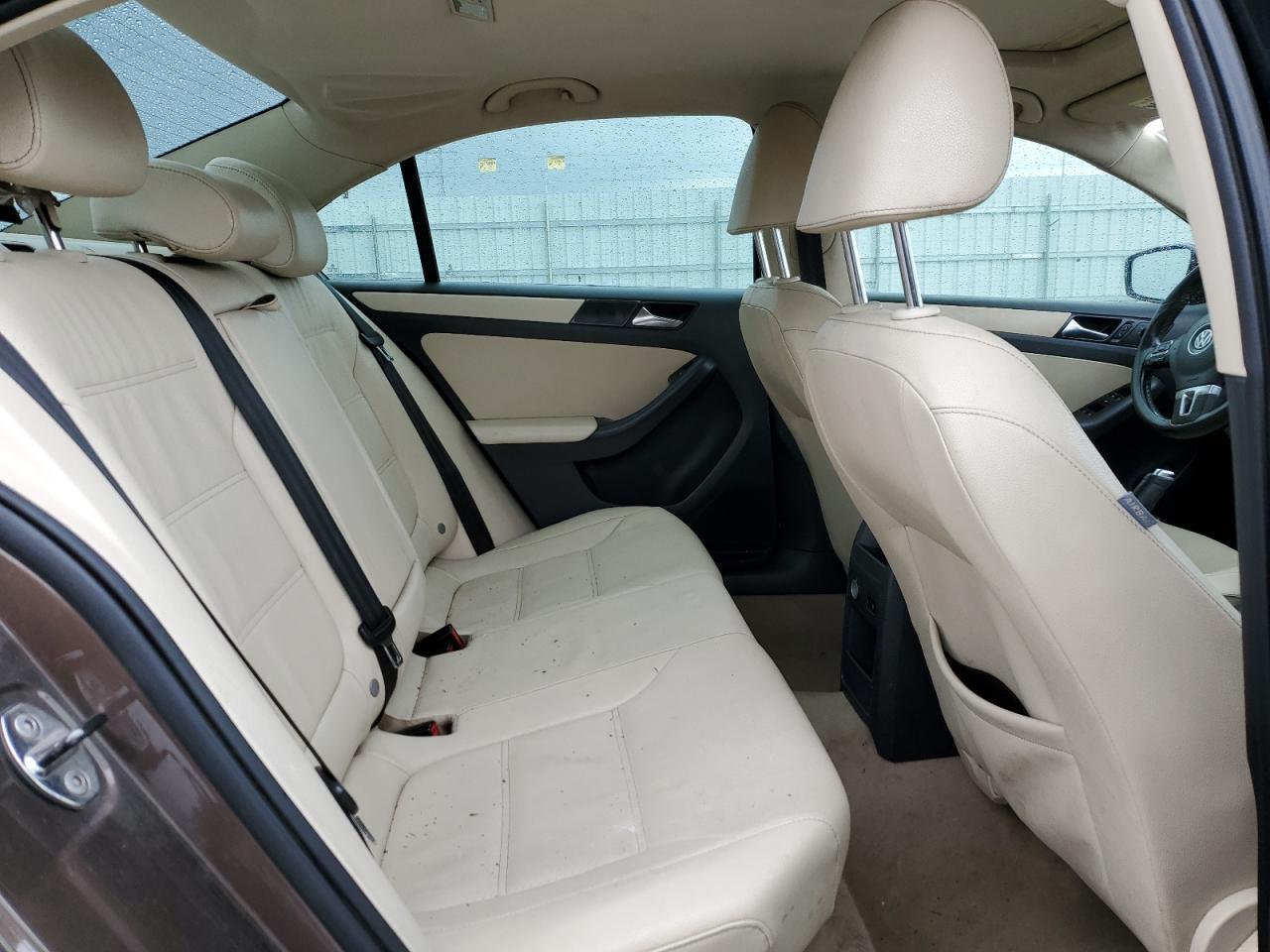 2011 VOLKSWAGEN JETTA