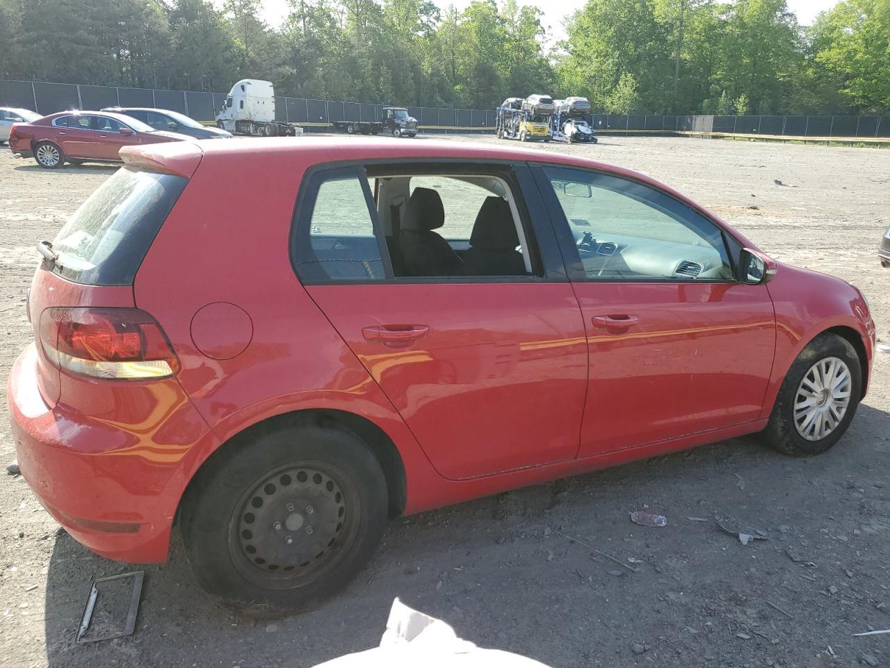 2011 VOLKSWAGEN GOLF