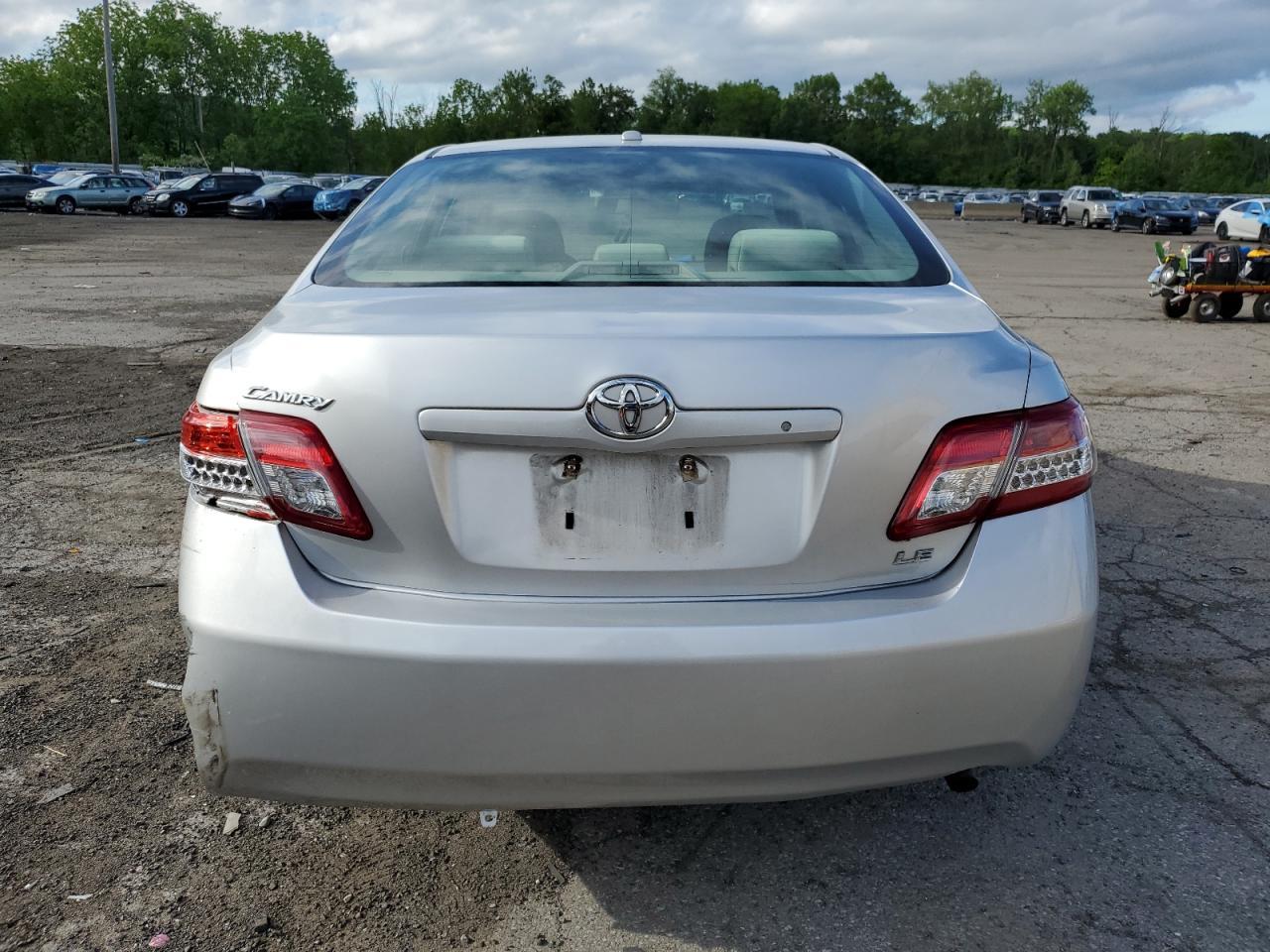 2011 TOYOTA CAMRY
