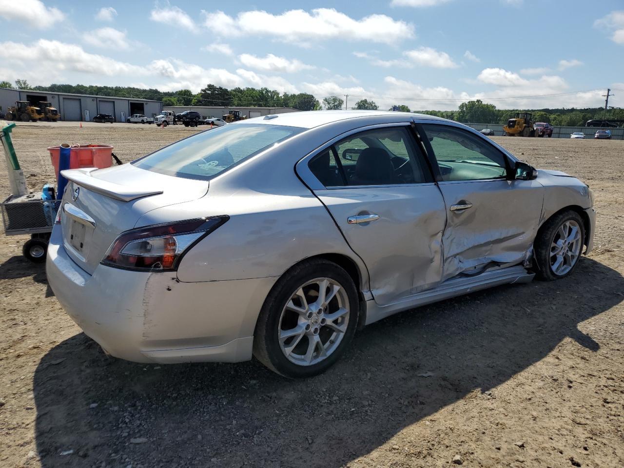 2013 NISSAN Maxima