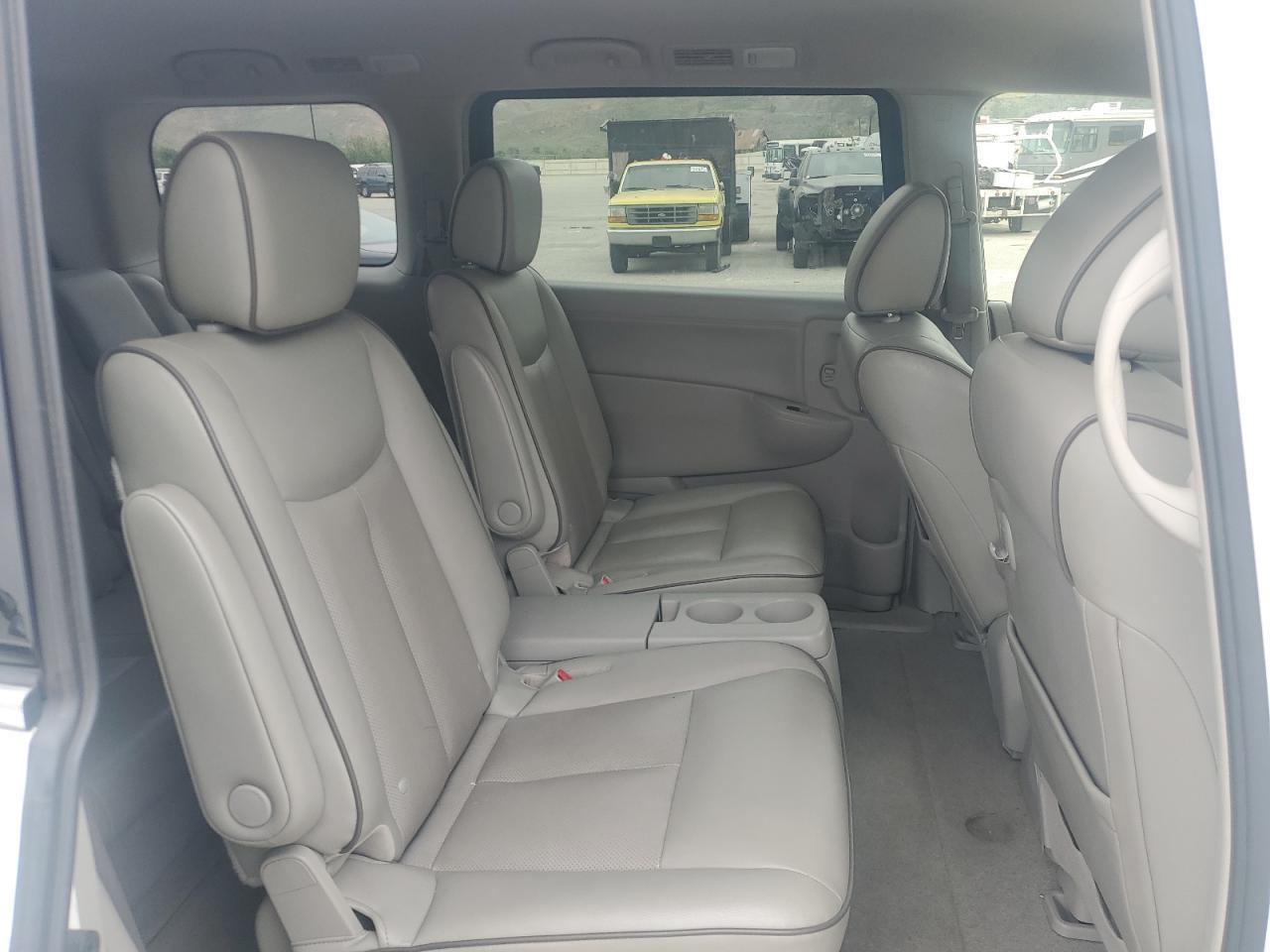 2015 NISSAN Quest