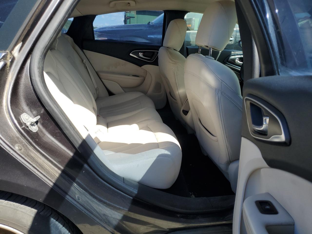 2015 CHRYSLER 200