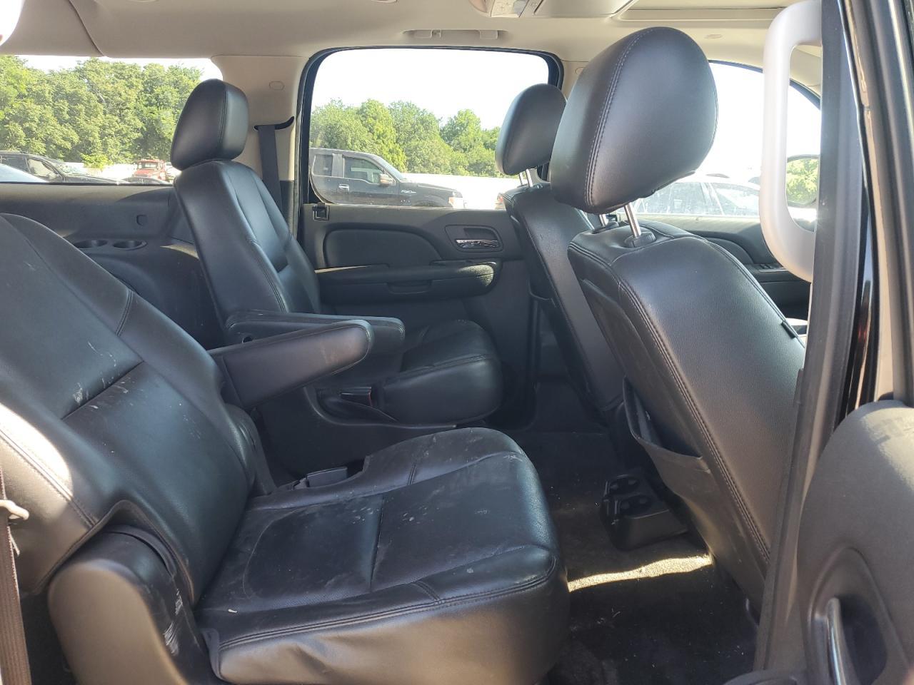 2012 CHEVROLET Suburban