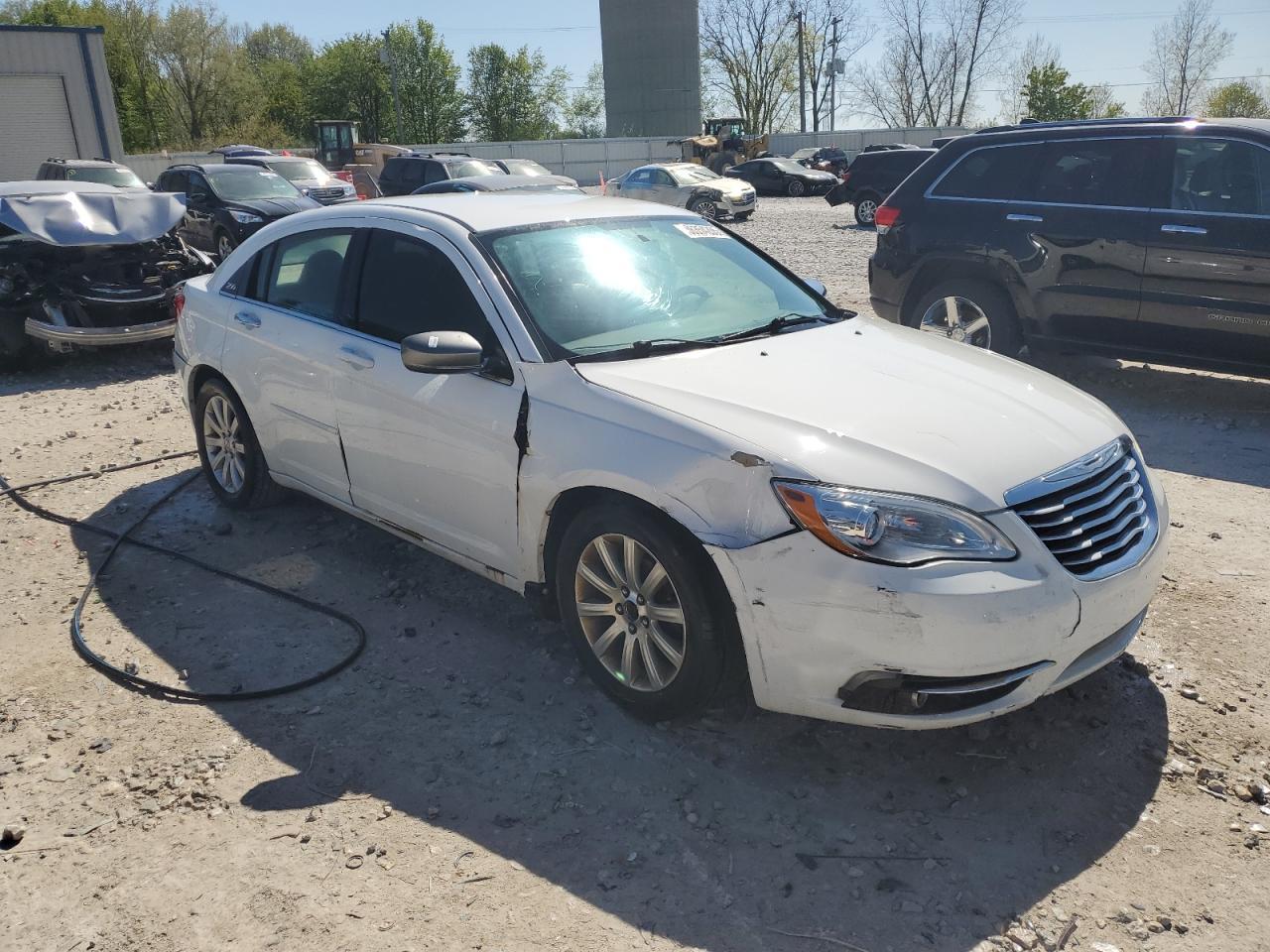 2013 CHRYSLER 200