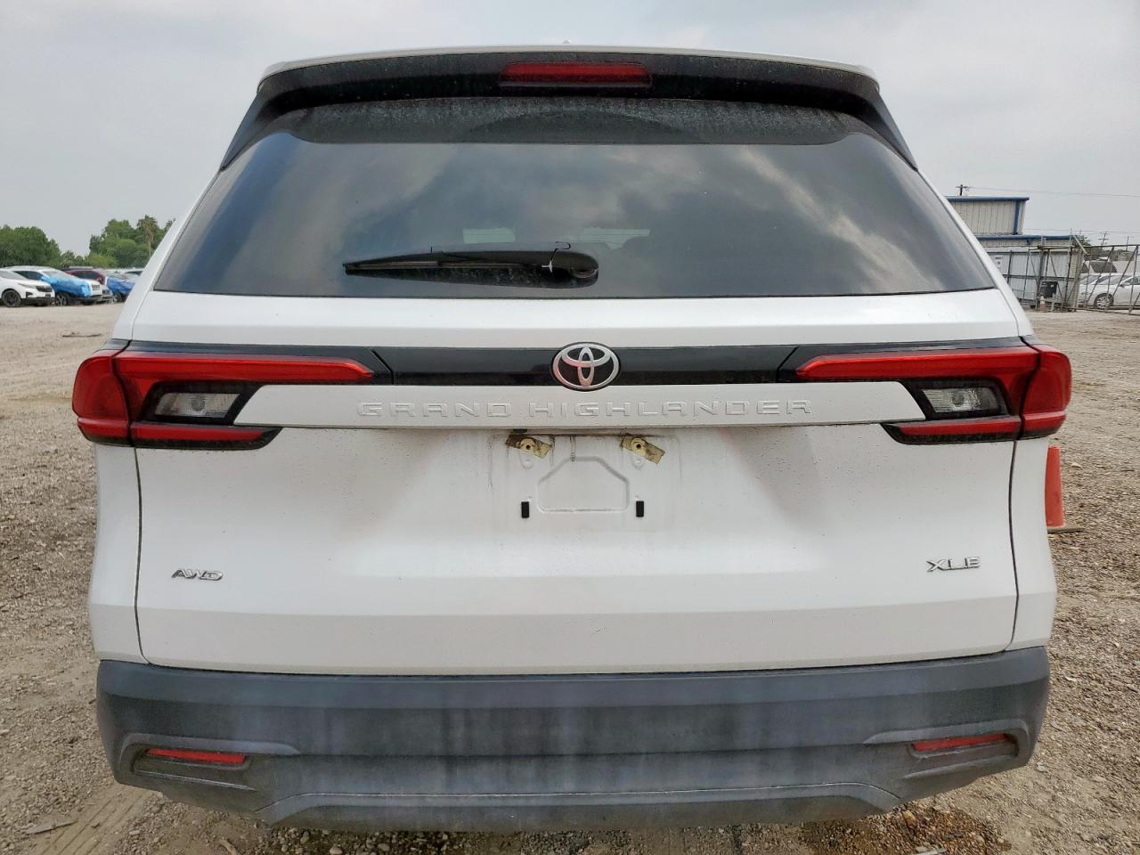 2024 TOYOTA HIGHLANDER