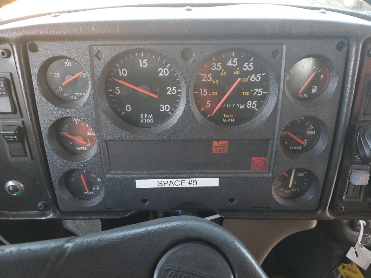 1999 FREIGHTLINER Chassis