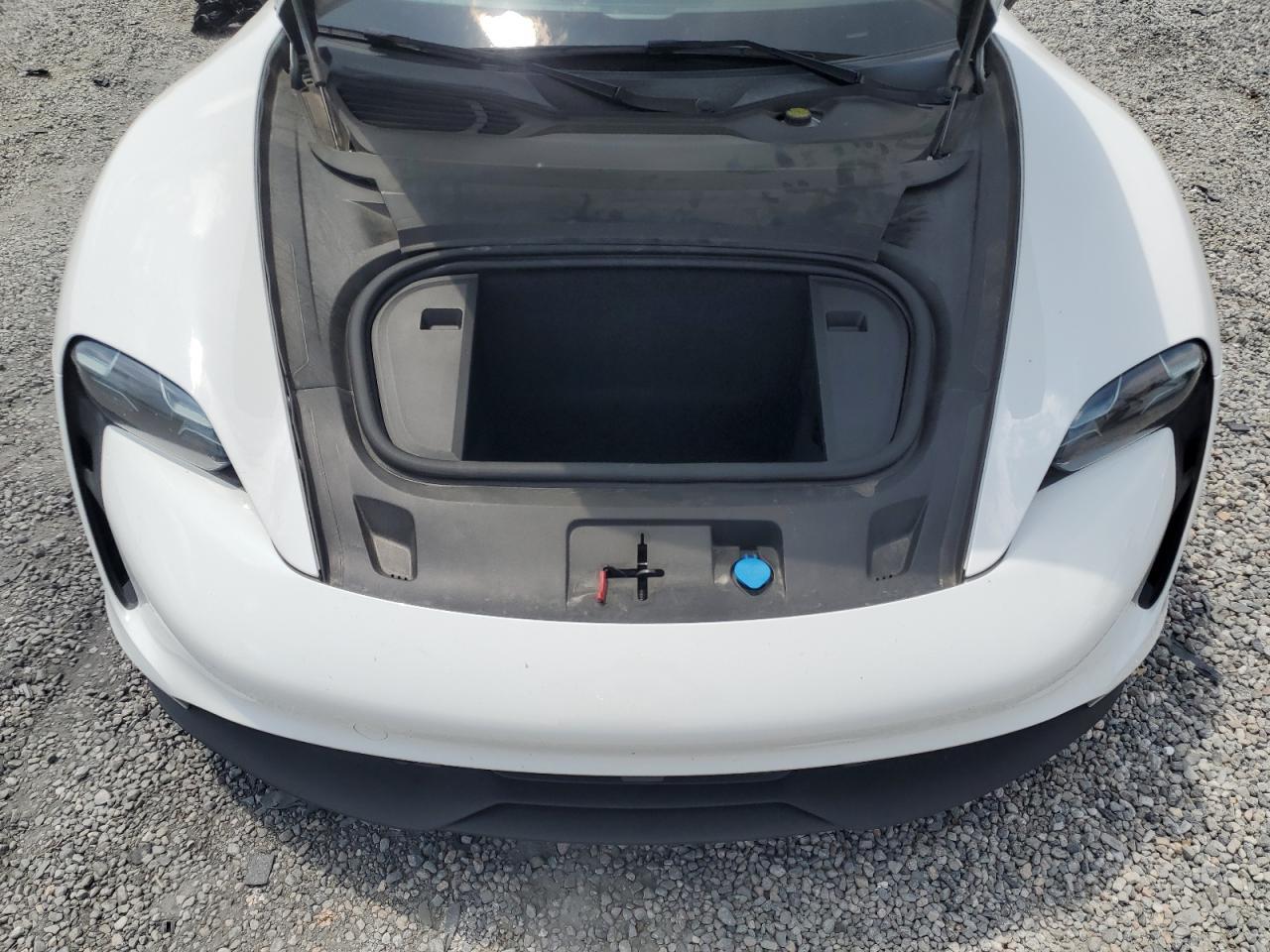 2020 PORSCHE Taycan