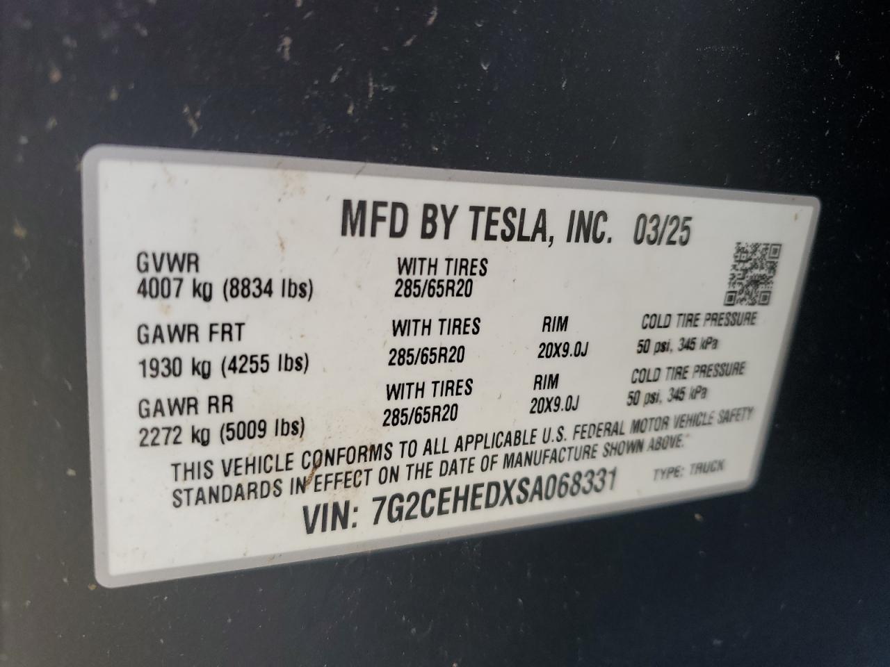 2025 TESLA Cybertruck