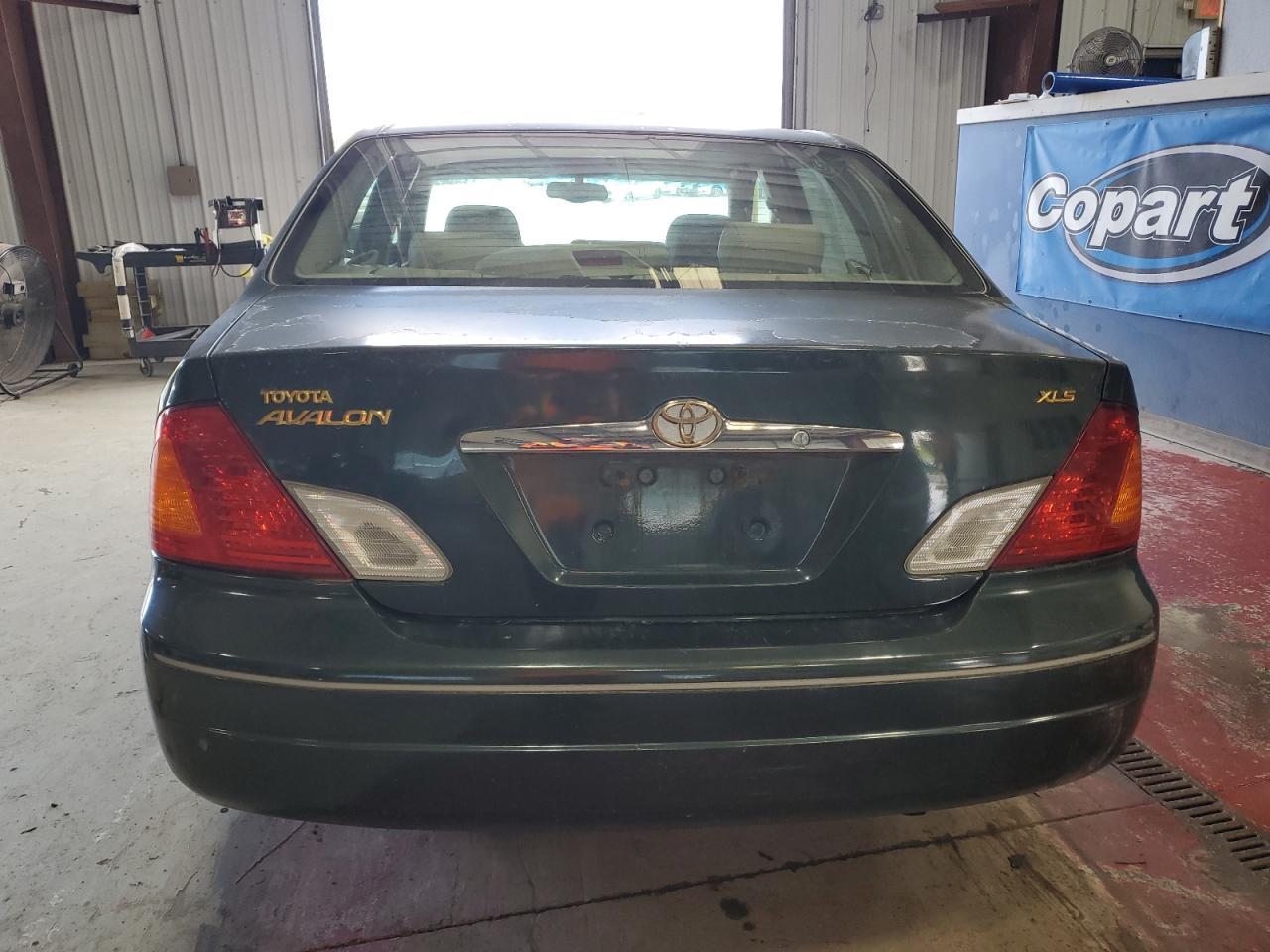 2001 TOYOTA Avalon