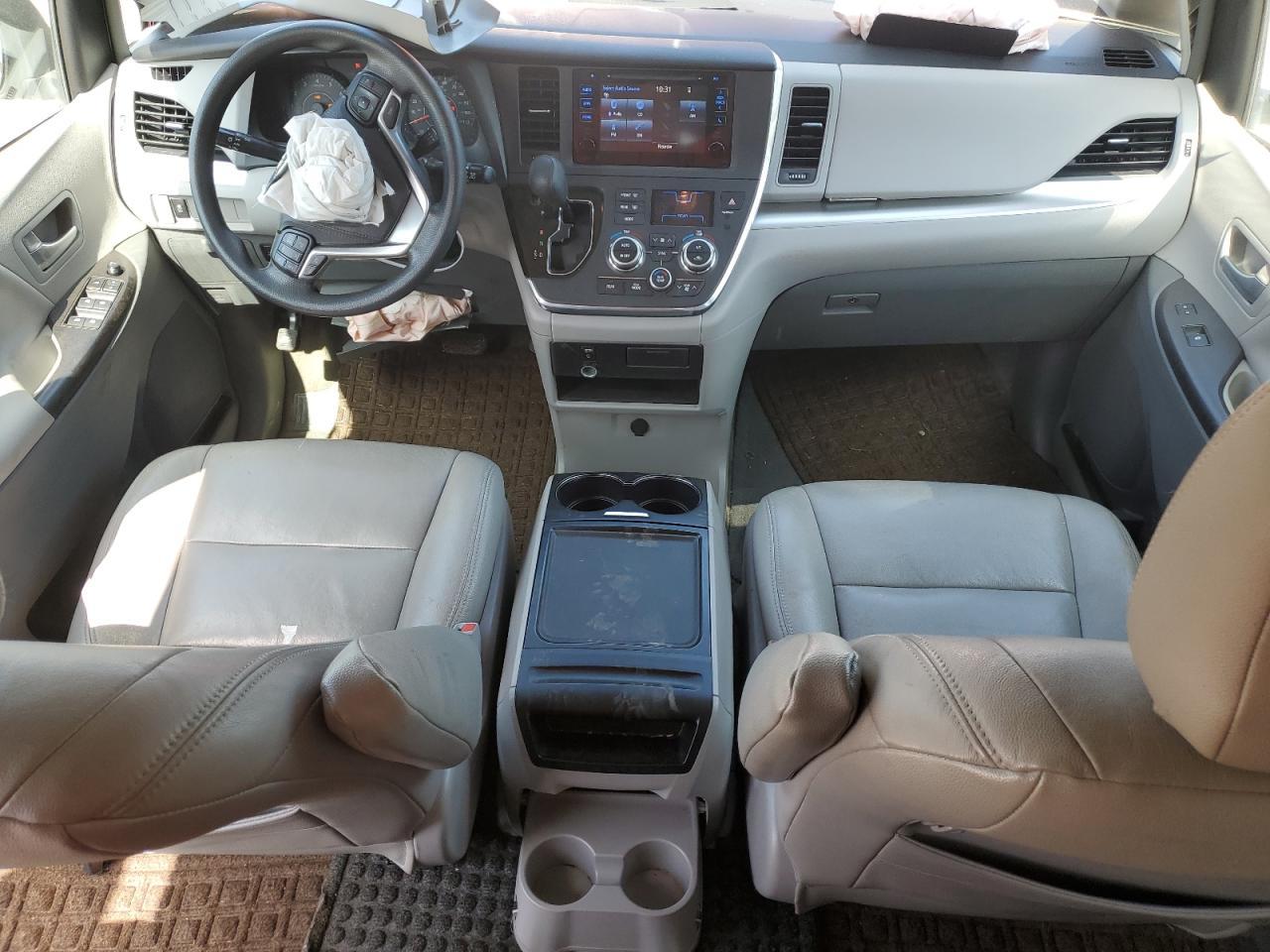 2015 TOYOTA SIENNA