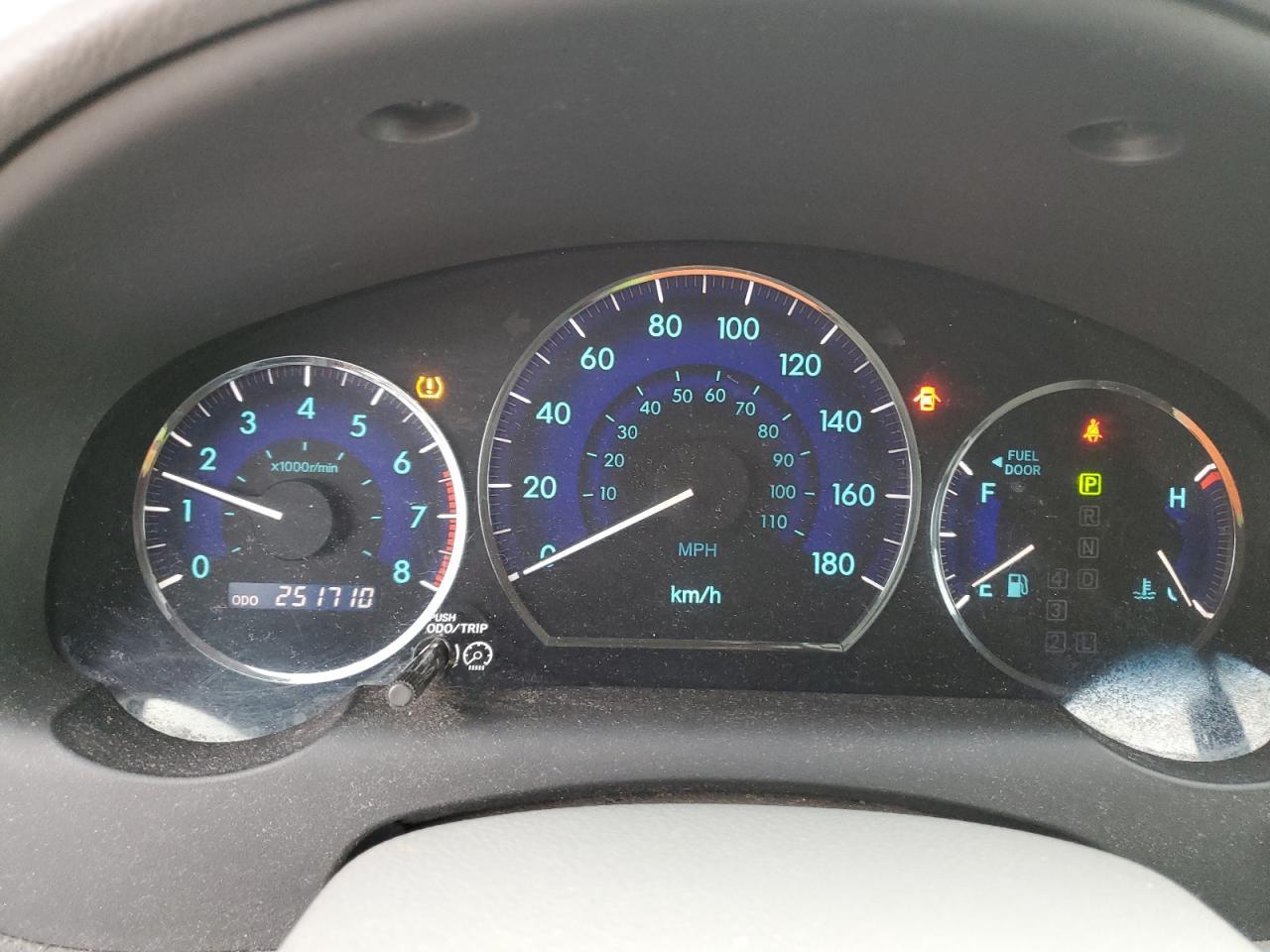 2010 TOYOTA SIENNA