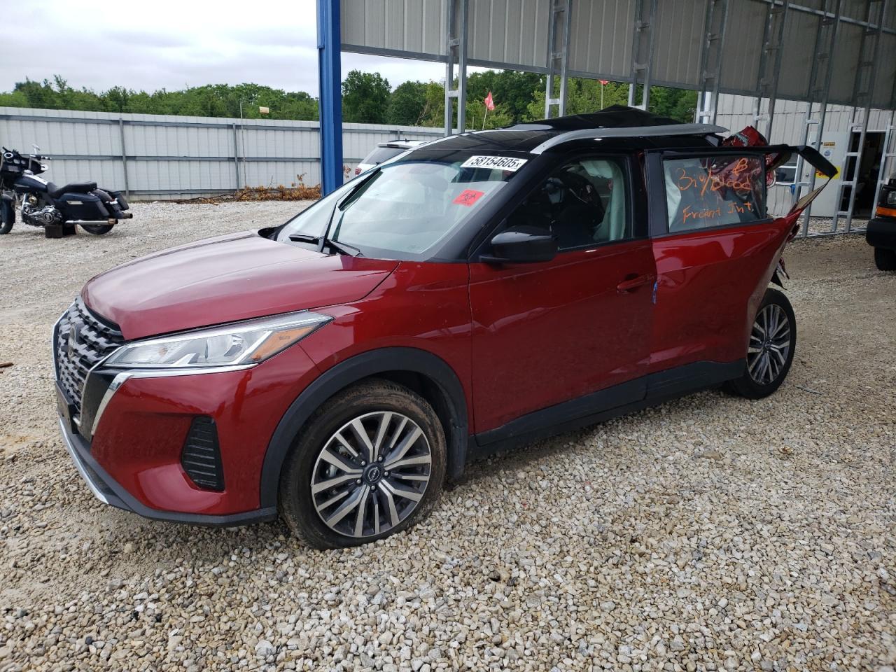 2023 NISSAN KICKS