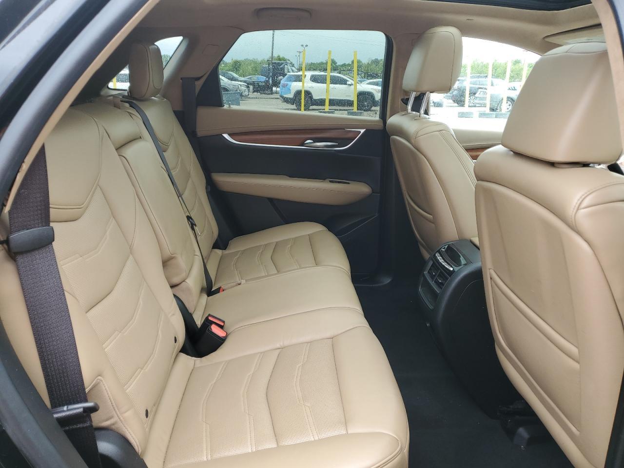 2017 CADILLAC XT5