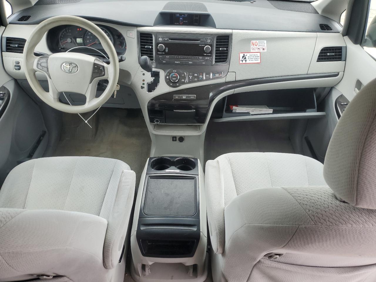 2013 TOYOTA SIENNA