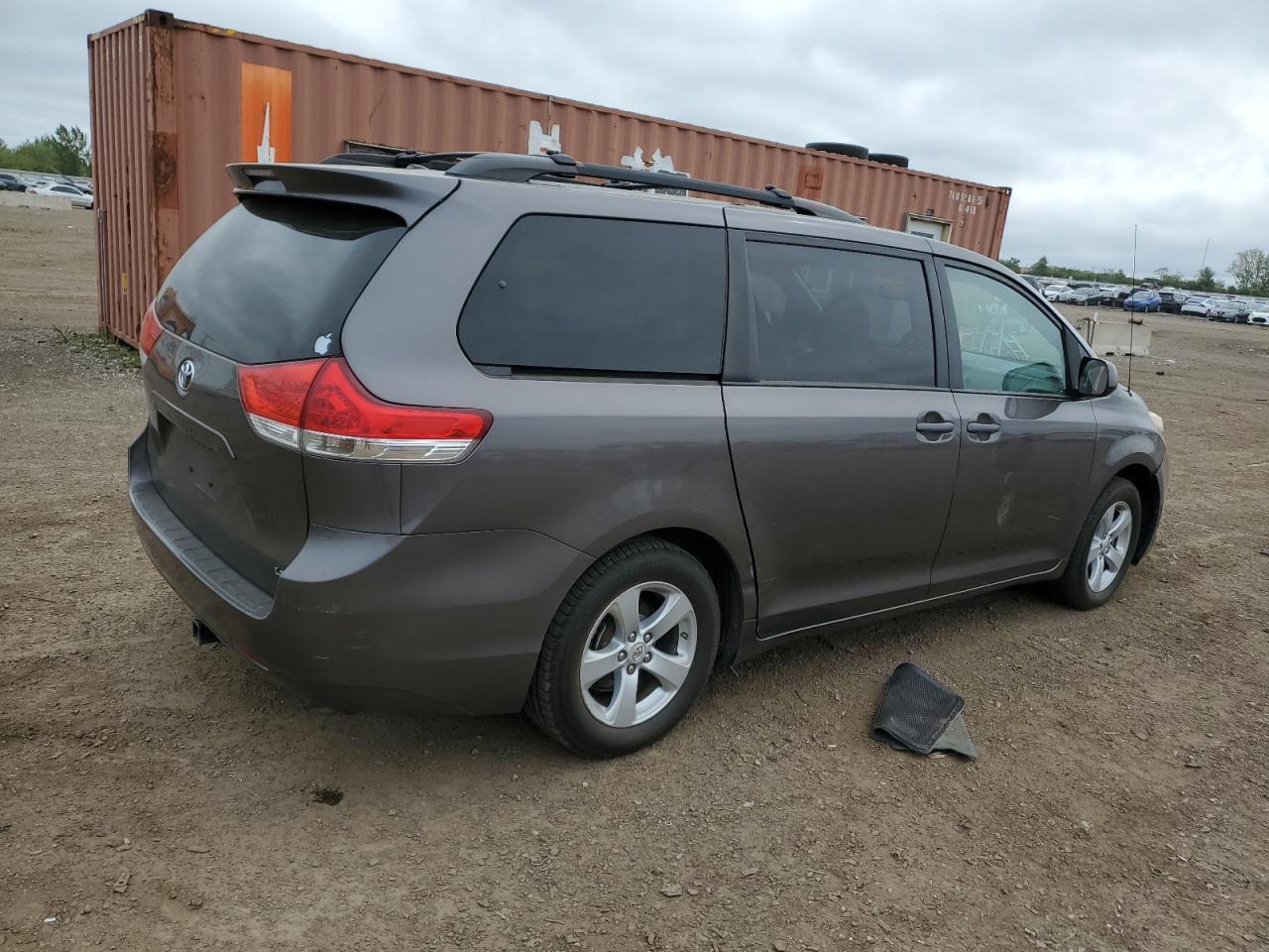 2012 TOYOTA SIENNA