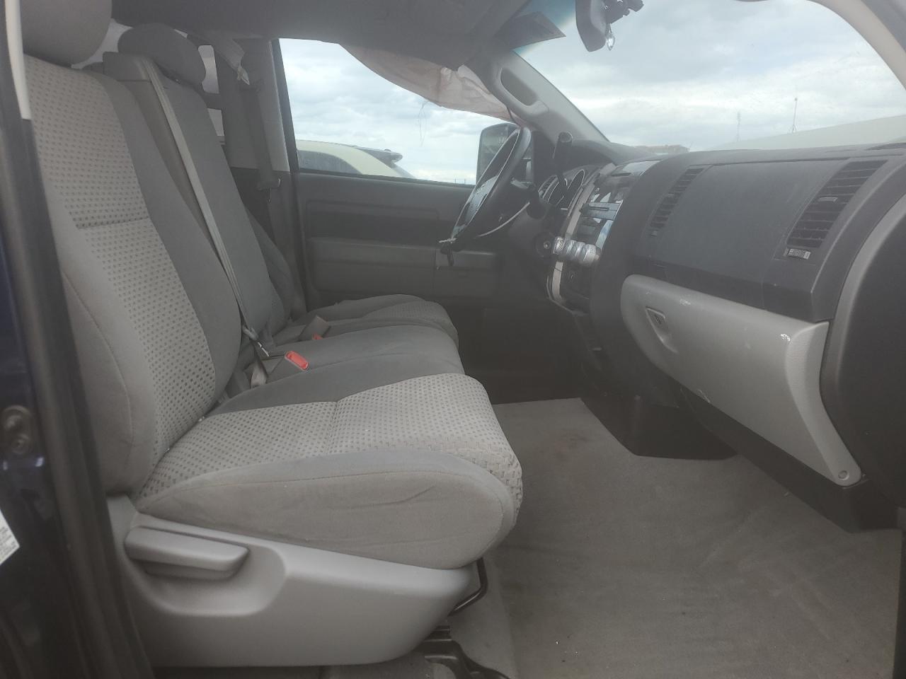 2011 TOYOTA TUNDRA