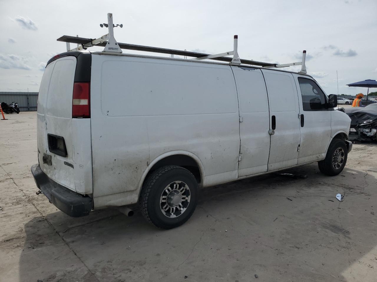 2010 CHEVROLET EXPRESS 2500
