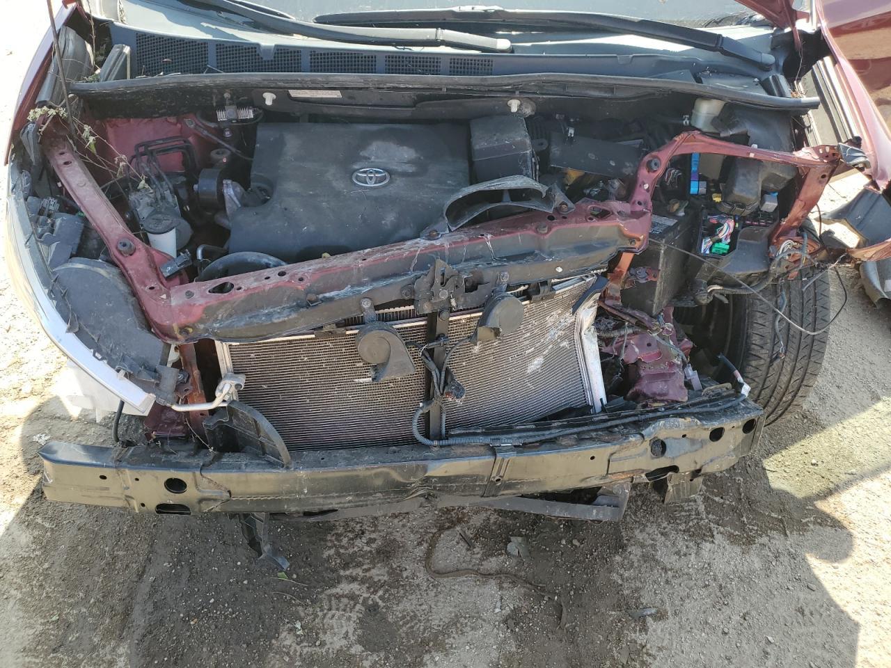 2015 TOYOTA SIENNA