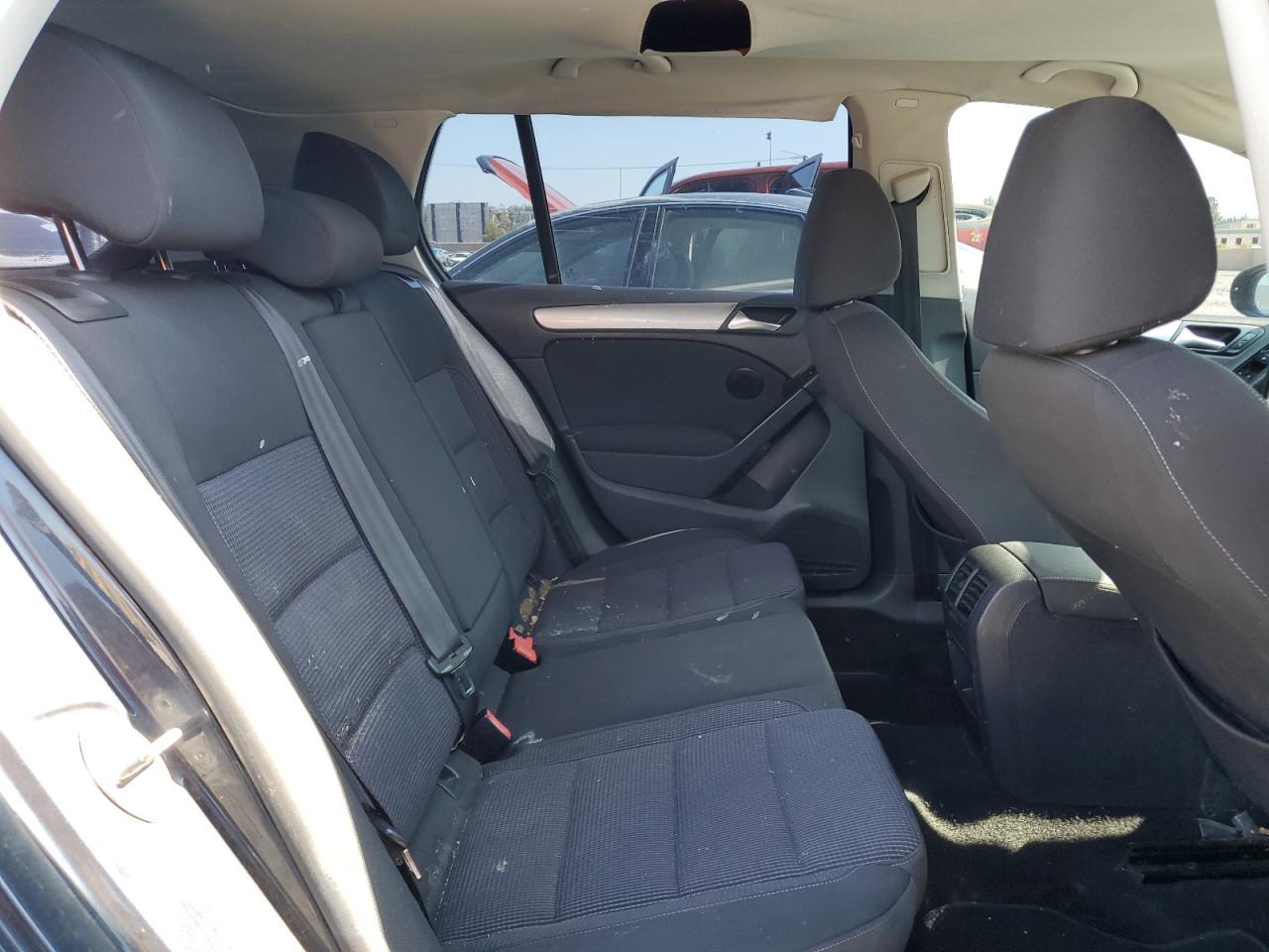 2014 VOLKSWAGEN GOLF