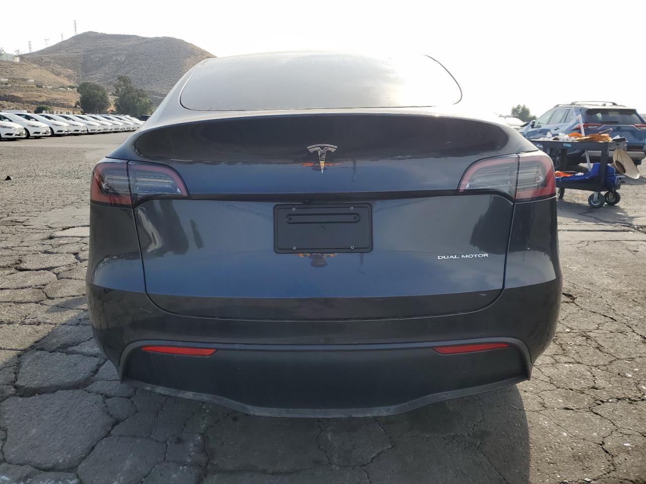 2025 TESLA MODEL Y