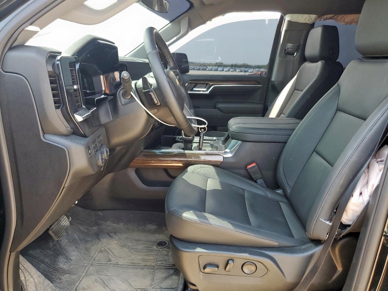 2025 CHEVROLET Silverado