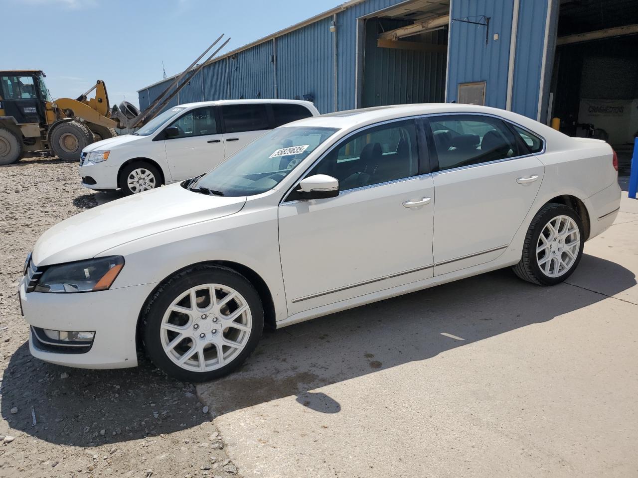 2014 VOLKSWAGEN Passat