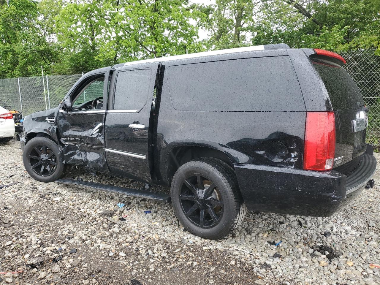 2011 CADILLAC Escalade ESV