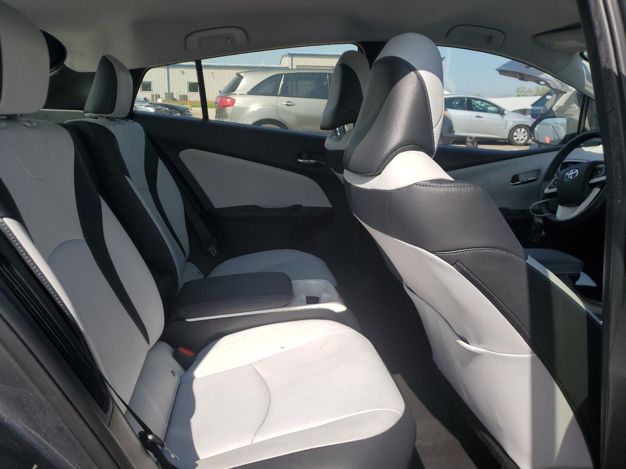 2017 TOYOTA PRIUS