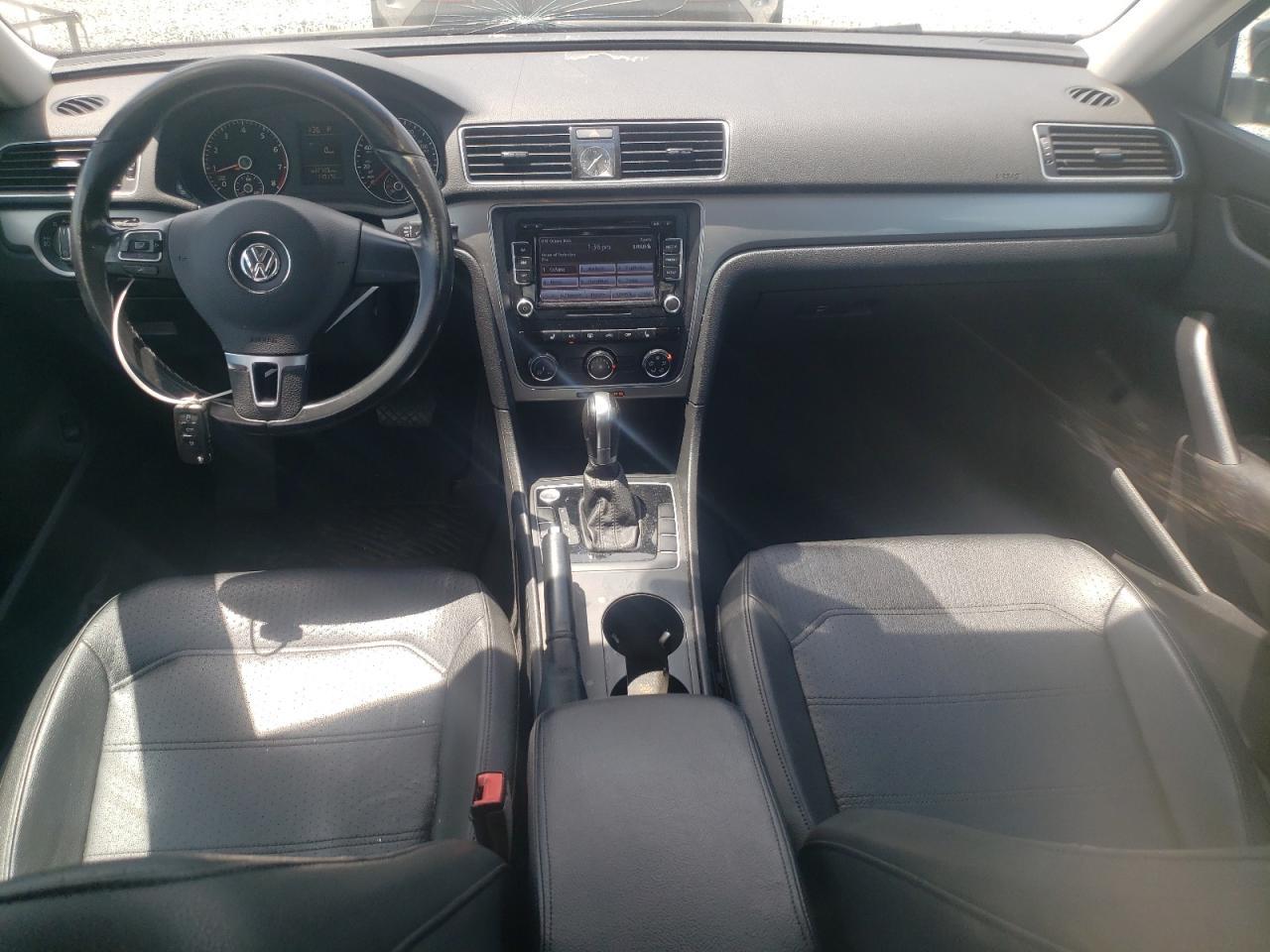 2015 VOLKSWAGEN Passat