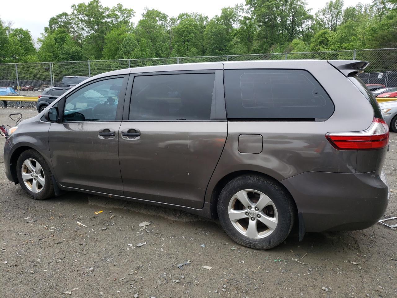 2017 TOYOTA SIENNA