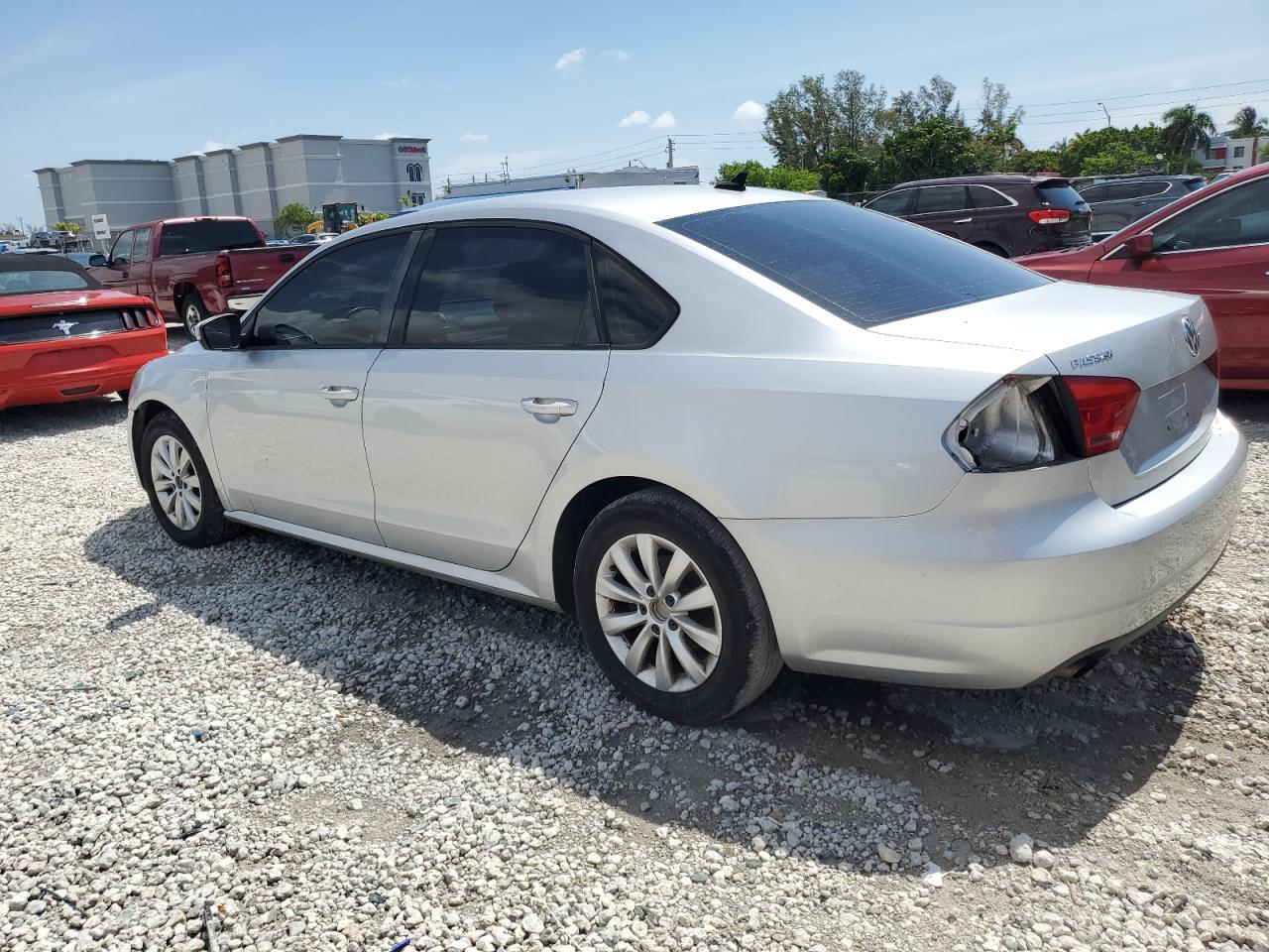 2015 VOLKSWAGEN Passat