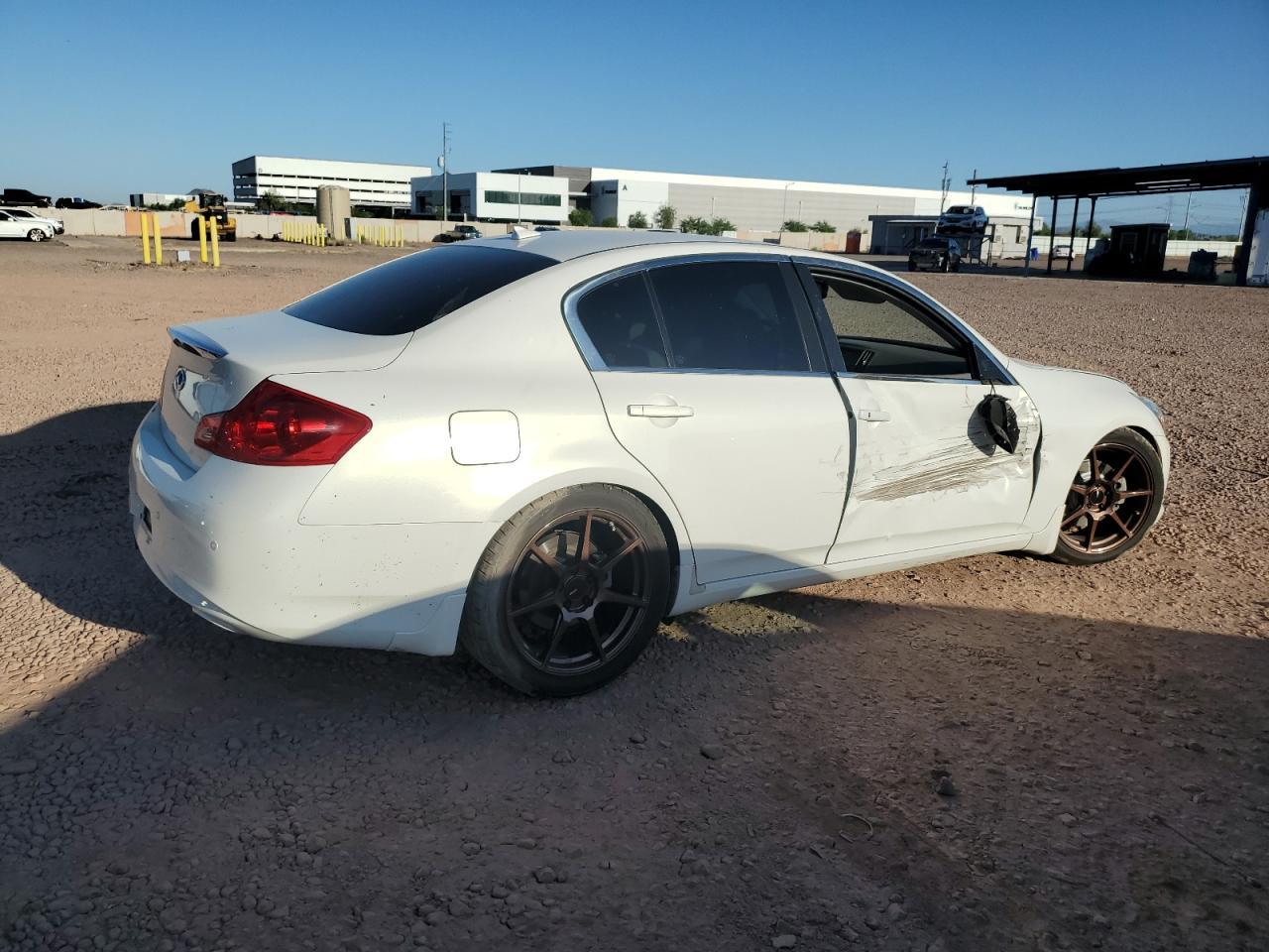 2013 INFINITI G37