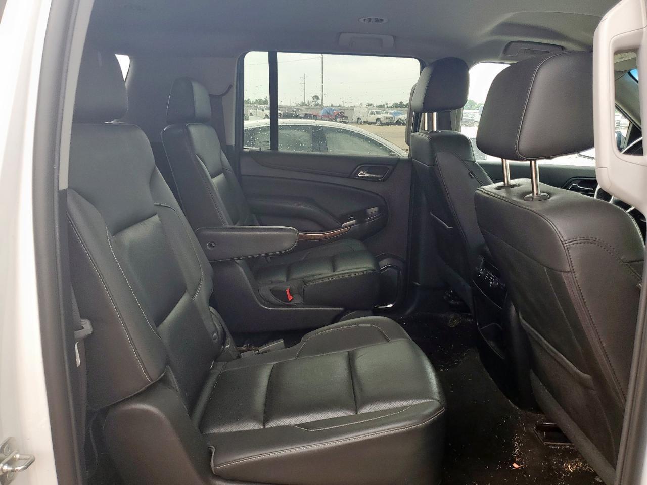2018 CHEVROLET Suburban