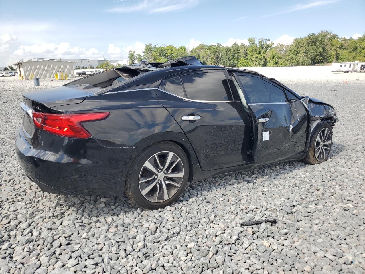 2017 NISSAN Maxima