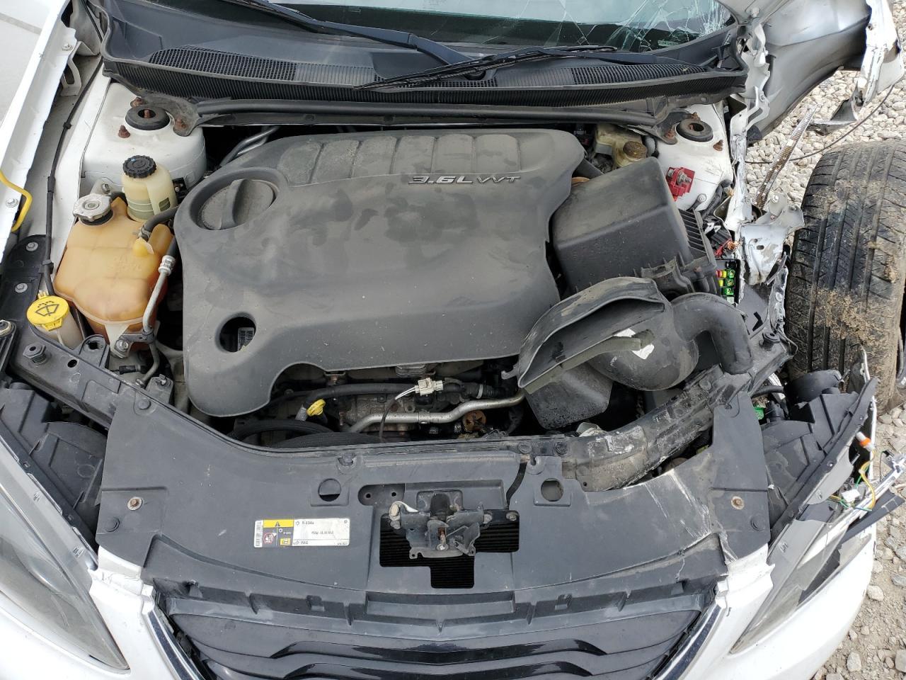 2013 CHRYSLER 200