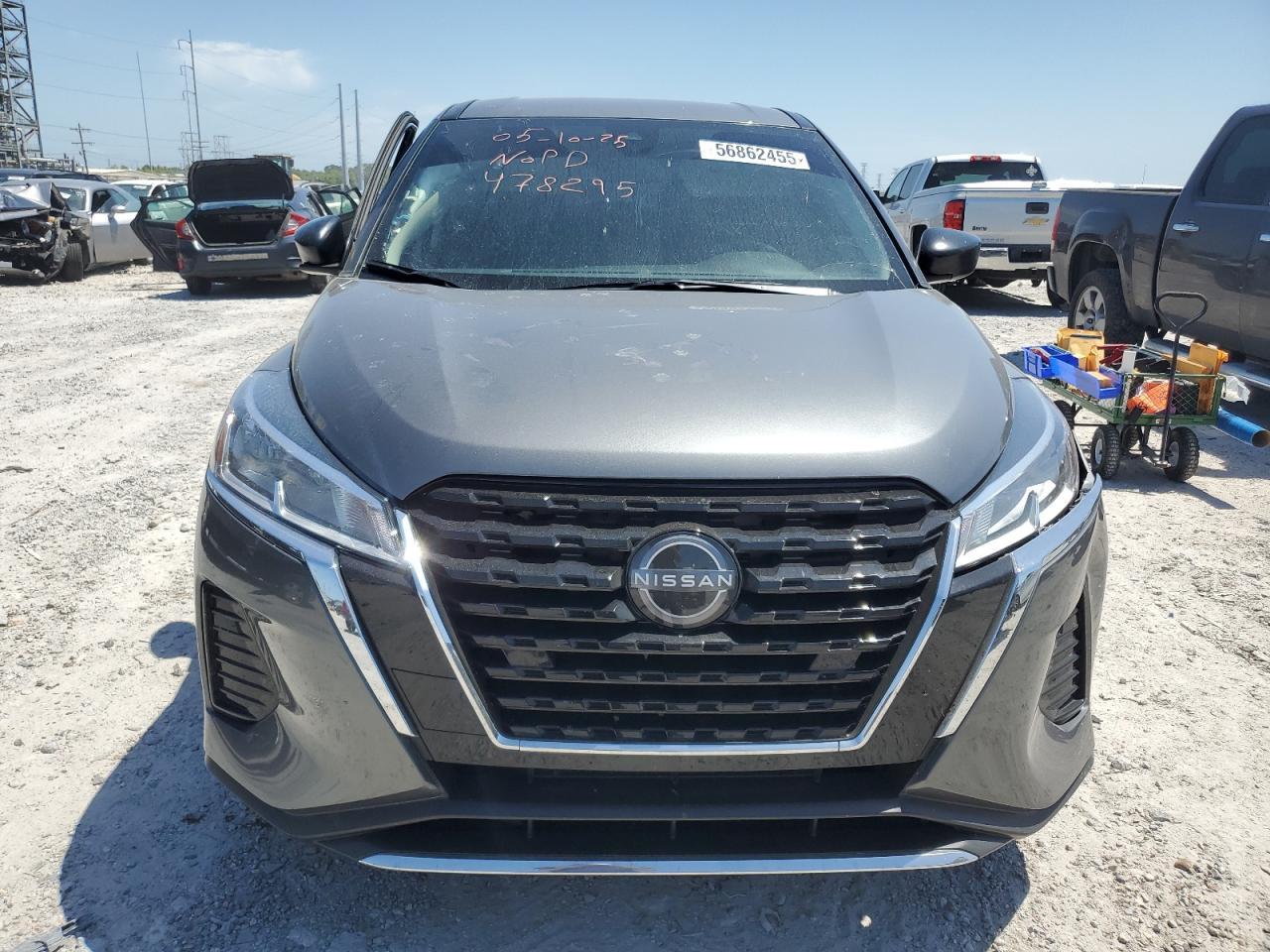 2025 NISSAN KICKS