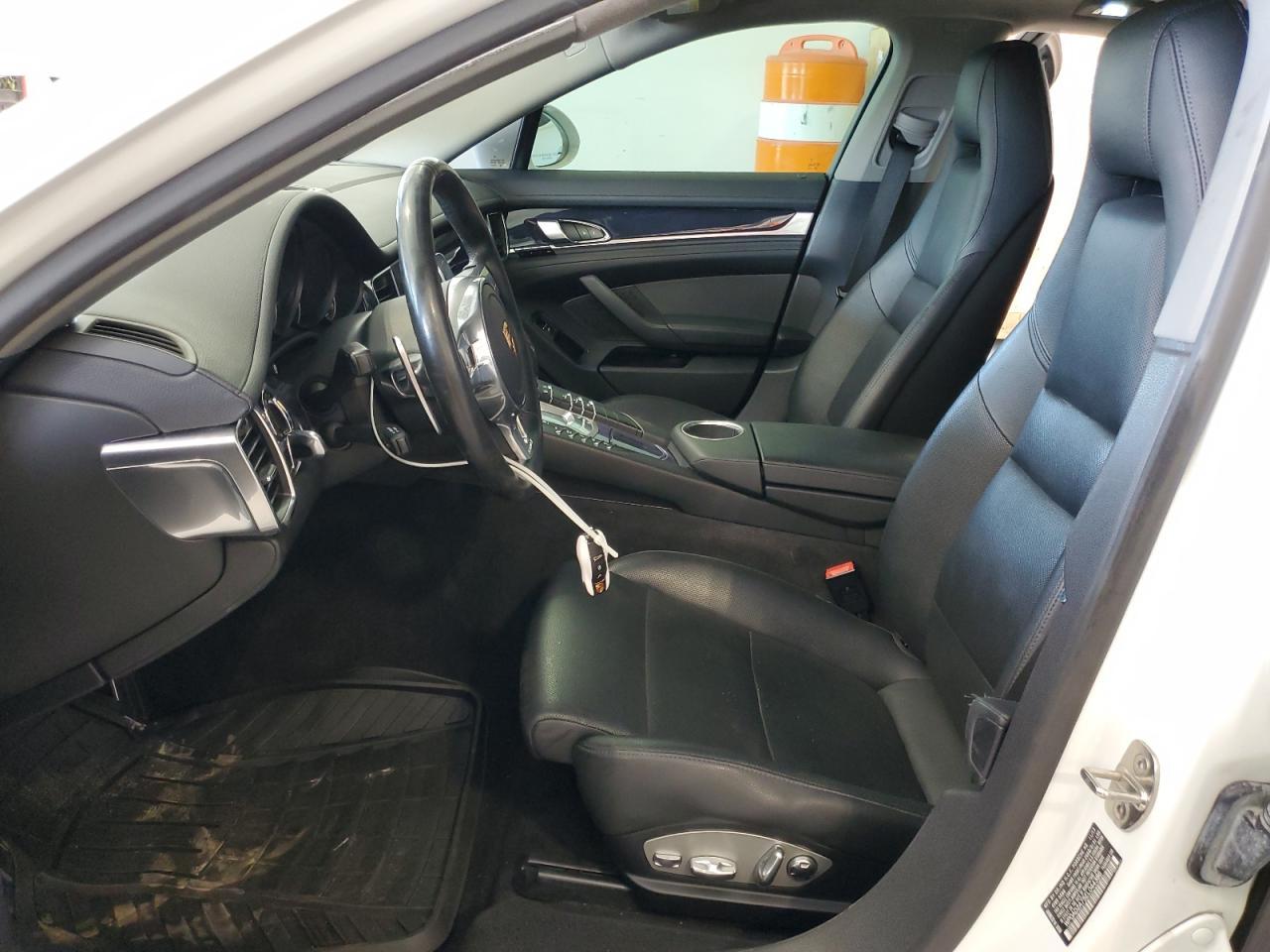 2014 PORSCHE Panamera