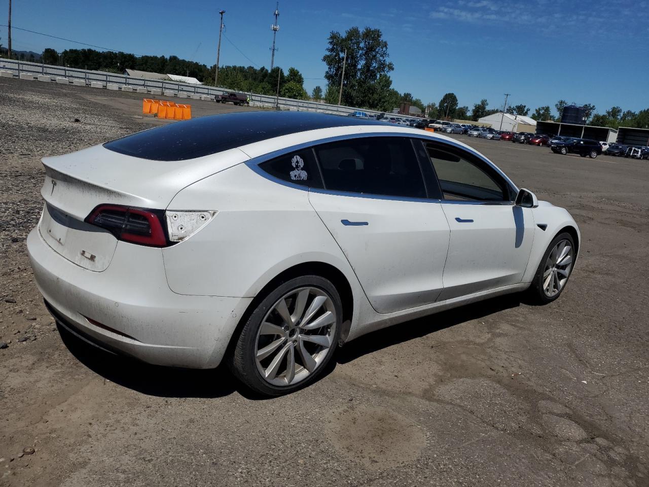2018 TESLA MODEL 3
