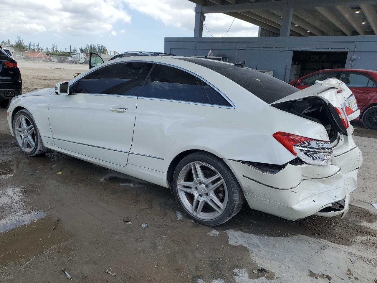2013 MERCEDES-BENZ E-Class