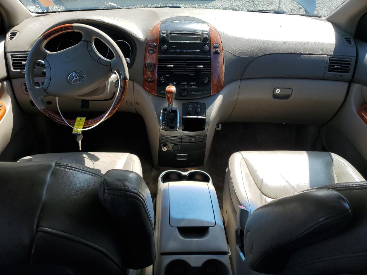 2006 TOYOTA SIENNA