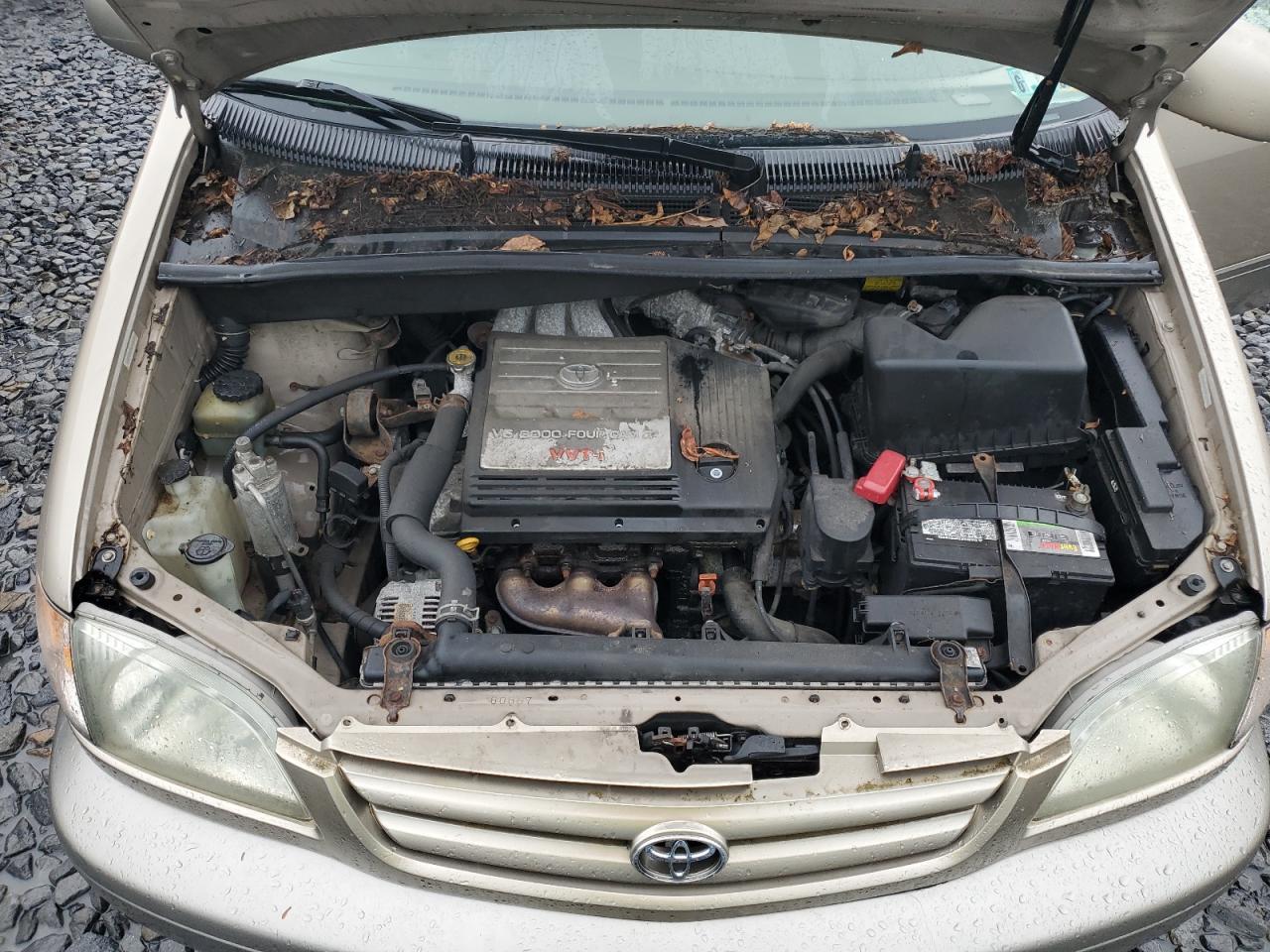 2004 TOYOTA SIENNA